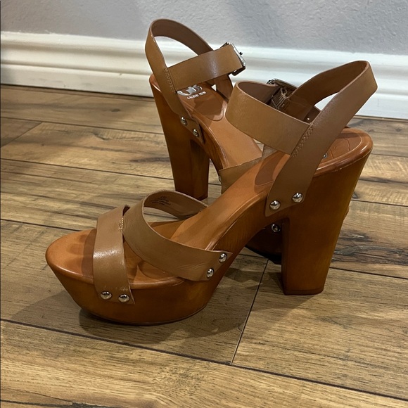 Gianni Bini Women’s Tan Leather Platform Sandals with Chunky Heel Sz 8.5 Summer - Picture 4 of 10